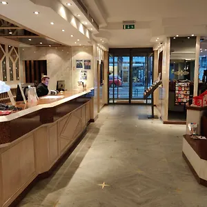 Western Royal Centre Отель